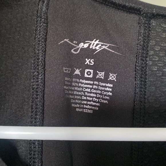 athletic/dri-fit shirt, v-neck - Picture 2 of 2